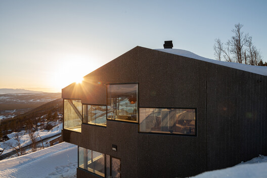 Creating Winter Retreats: Snow Resorts and Vacation Home Typologies - Image 26 of 31