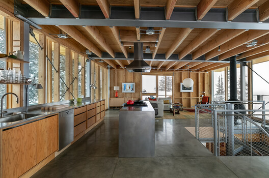 Creating Winter Retreats: Snow Resorts and Vacation Home Typologies - Image 23 of 31