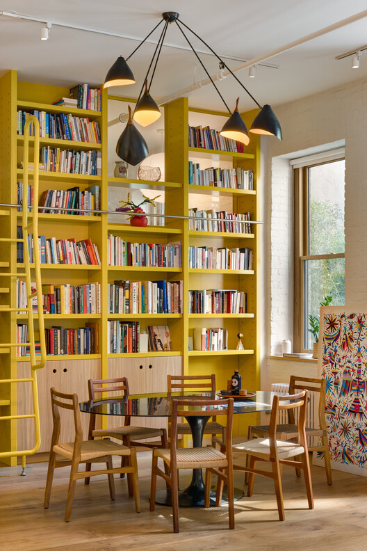 Estudio en Soho / PRODUCTORA - Fotografía interior, Armarios, Estanterías, Madera, Iluminación, Sillas
