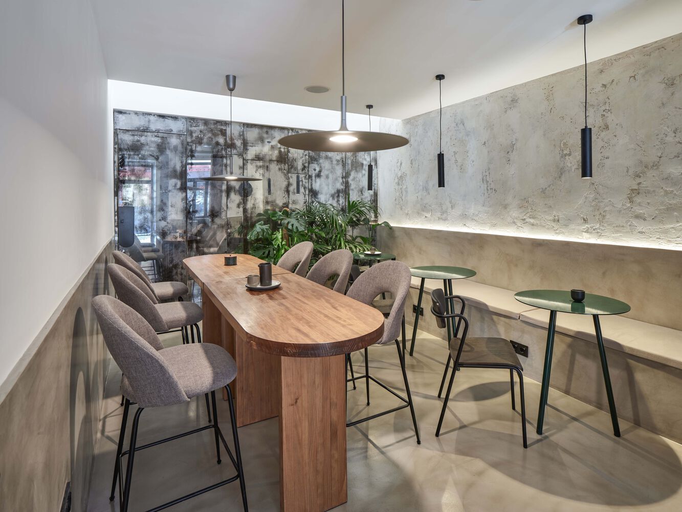 Galería de Bares, cafés y tiendas en Madrid: el diseño de interiores ...