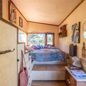 Brava Tiny House / Madeiguincho - Fotografía interior, Dormitorio, Madera, Camas
