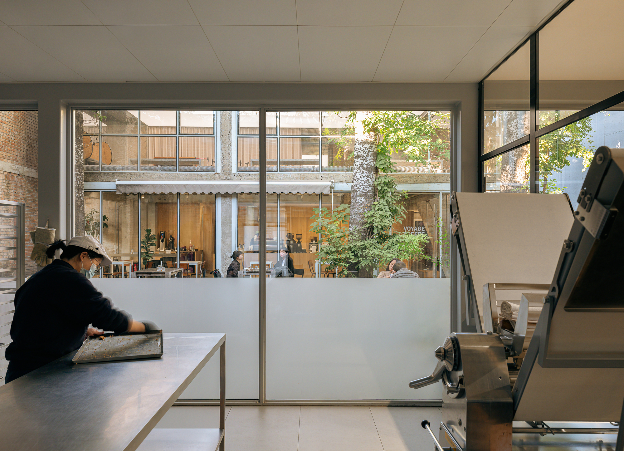 Gallery of The Community on 3rd Ceramics Street / atelier suasua - 17