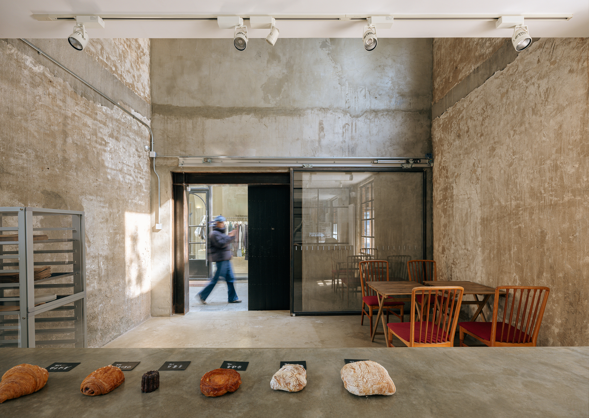 Gallery of The Community on 3rd Ceramics Street / atelier suasua - 10