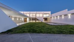 Casa DHN / Riofrio Arquitectos