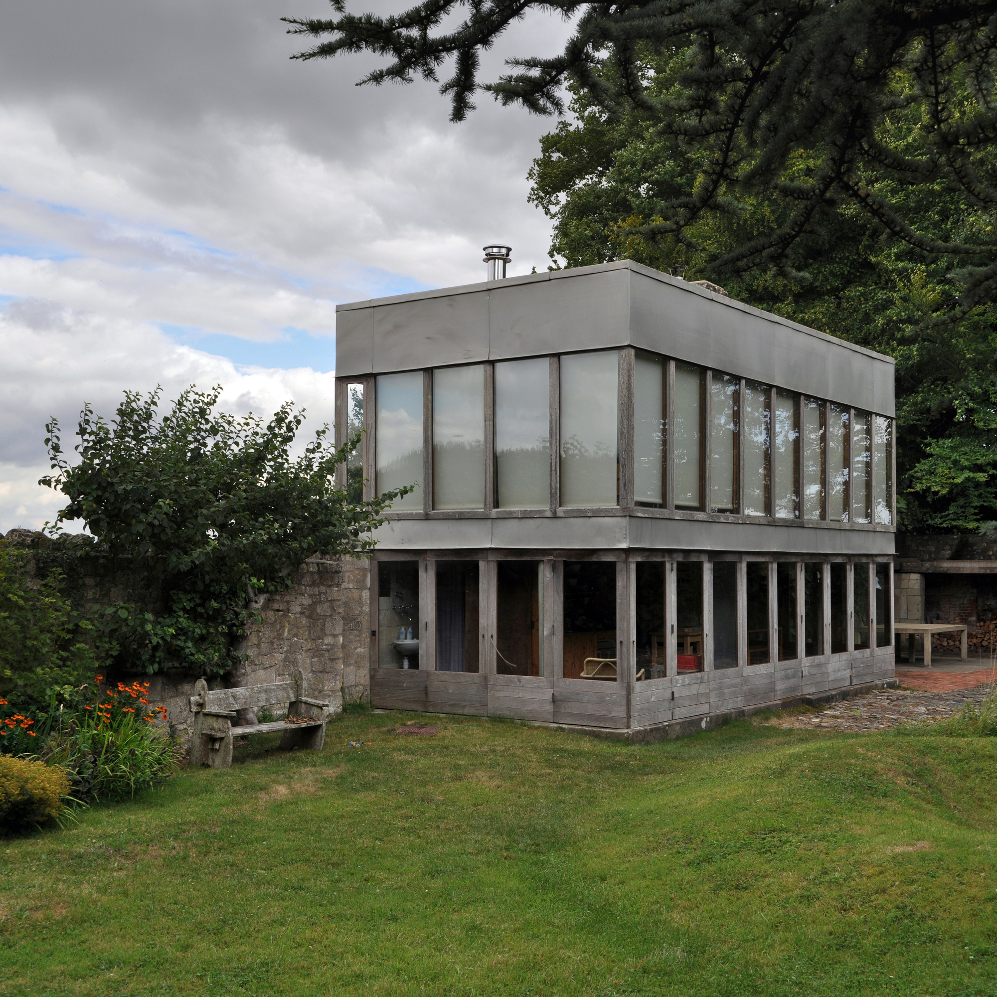 Upper Lawn: A Manifestation of Alison and Peter Smithson's