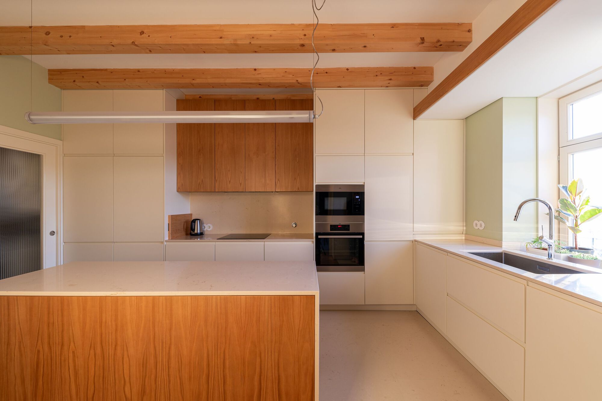 Gallery of Atelier 111 House / André Simão & Nuno Bessa - 14