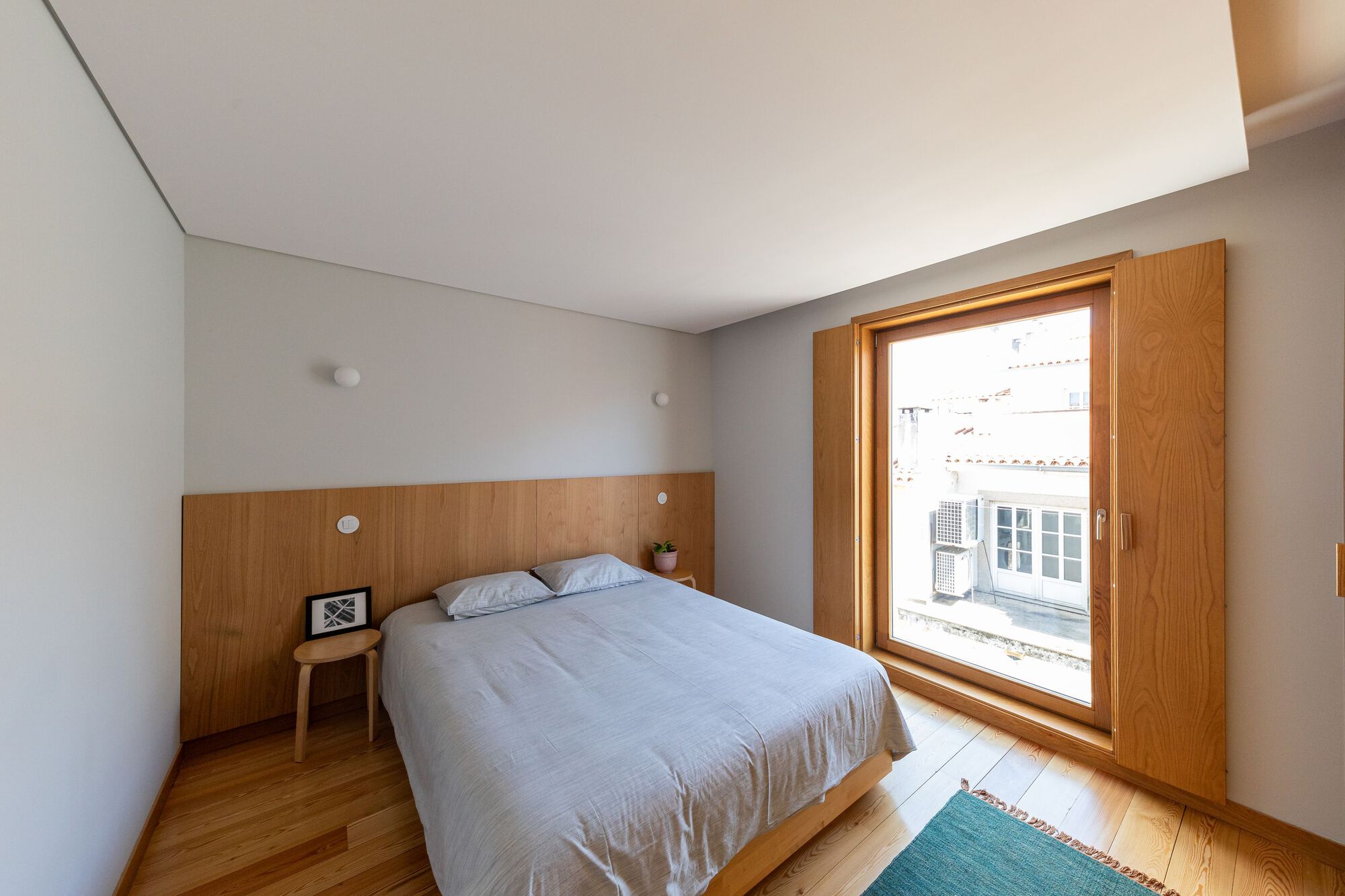 Gallery of Atelier 111 House / André Simão & Nuno Bessa - 25