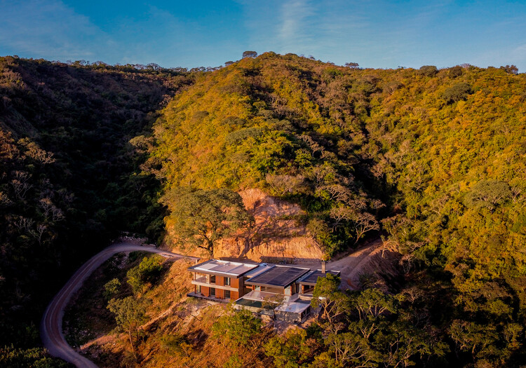Casa Fai / MedinaMas/Arq - Imagen 9 de 24
