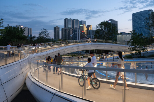 Puente peatonal Chengdu Jiaozi / China Southwest Architectural Design and Research Institute - Fotografía exterior, Urbano