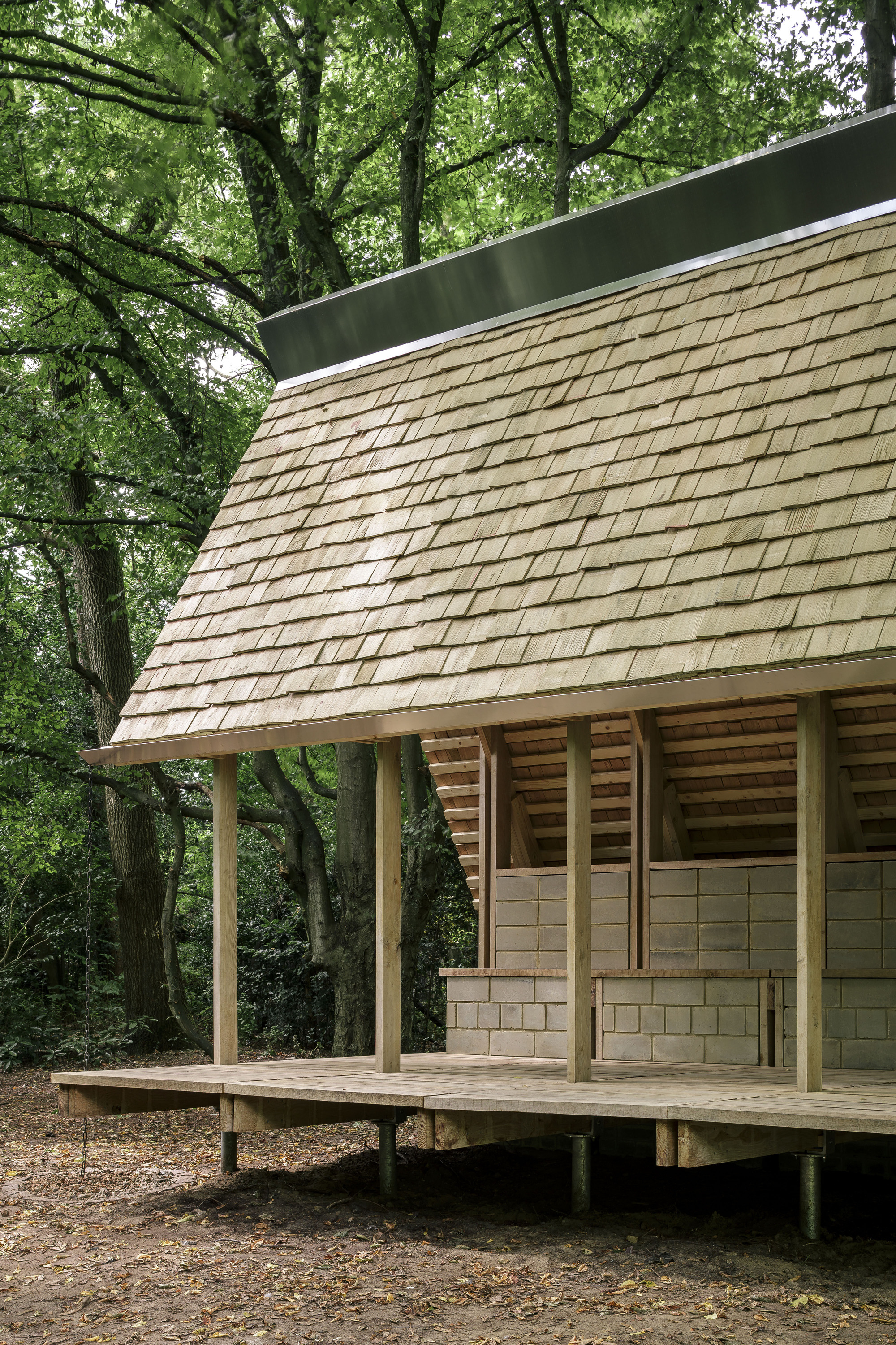 Building Beyond Pastorie Pavilion / Building Beyond Borders
