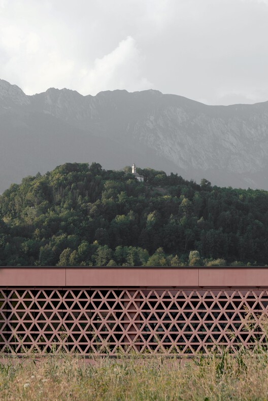 Secondary School Puos d’Alpago / facchinelli daboit saviane Secondary School Puos d’Alpago / facchinelli daboit saviane - Image 13 of 16