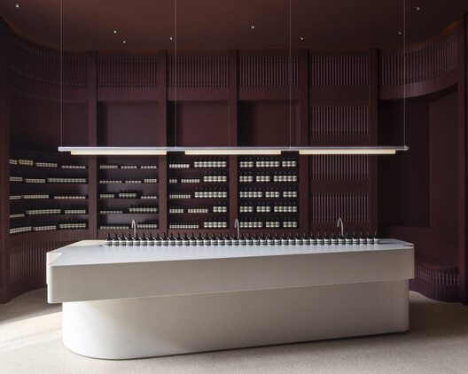 2025 Color Trends in Architecture: Embracing Earth Tones and Vibrant Hues - Image 3 of 13
