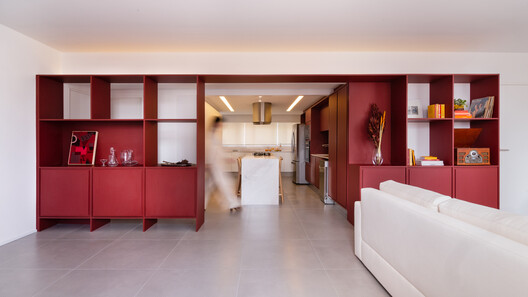 2025 Color Trends in Architecture: Embracing Earth Tones and Vibrant Hues - Image 8 of 13