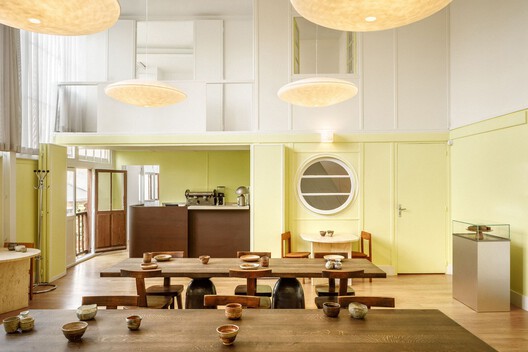 2025 Color Trends in Architecture: Embracing Earth Tones and Vibrant Hues - Image 11 of 13
