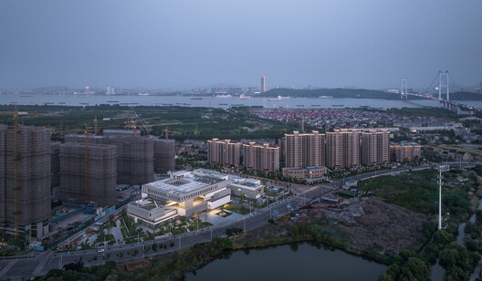 靖江滨江新城长阳邻里中心 / 南大建筑钟华颖工作室 - 建筑图, 鸟瞰图, 城市