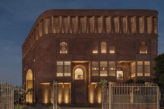 Museum of Meenakari Heritage & Flagship Store / Studio Lotus - Image 16 of 23