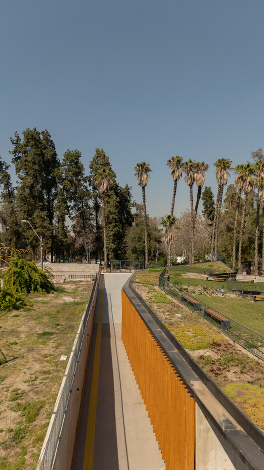 Biblioteca Municipal de Pudahuel / Matías Córdoba y Claudio Iglesias - Imagen 9 de 51