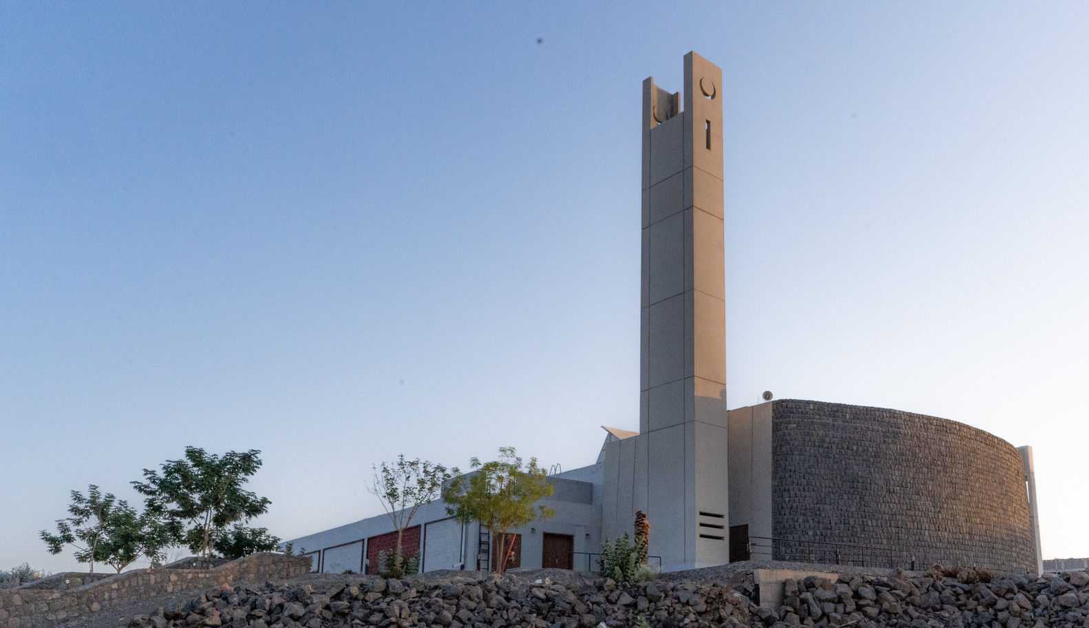 Gallery of Contemporary Mosques: Using Context as Driver over Symbolism ...