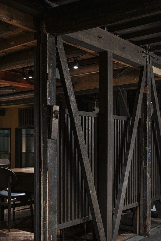 Nazuna Higashihonganji 京都酒店 / STUDIO ALUC - 室内图, 木头, 梁