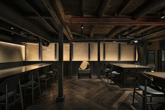 Nazuna Higashihonganji 京都酒店 / STUDIO ALUC - 室内图, 木头, 灯, 椅子
