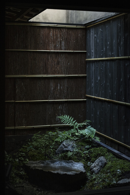 Nazuna Higashihonganji 京都酒店 / STUDIO ALUC - 建筑图, 木头