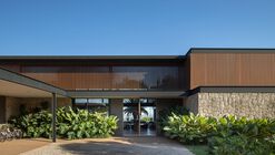 Grama House / Pablo Lanza Arquitetura