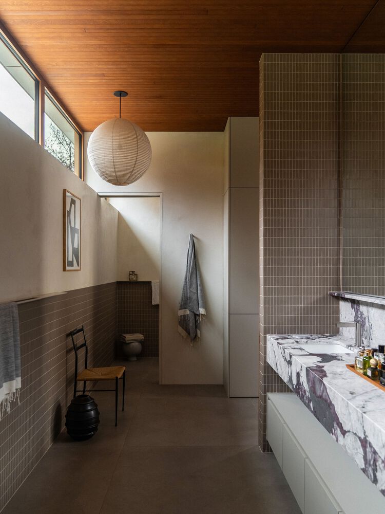 Cabana Palissade / NatureHumaine - Fotografia de Interiores, Banheiro, Pia, Iluminação, Bancada