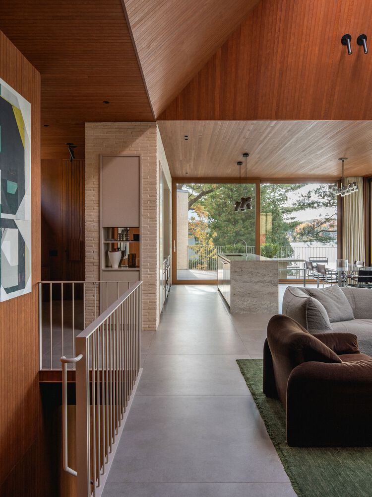 Cabana Palissade / NatureHumaine - Fotografia de Interiores, Escada, Cadeira
