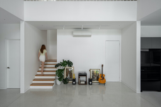 Lapatoo House / Fabian Tan Architect - Interior Photography, Stairs, Wood, Lighting