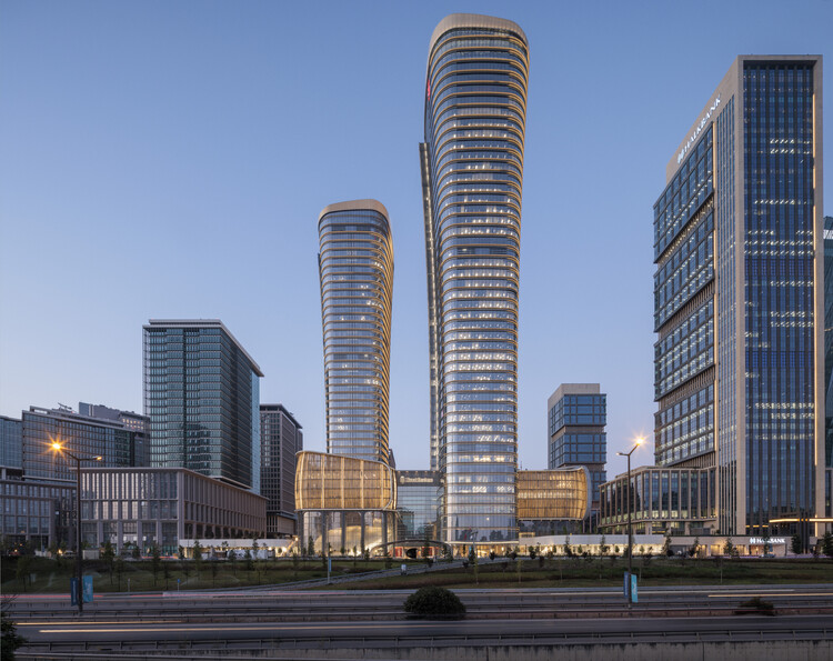 Historical Roots, Unbreakable Structure: Ziraat Bank's New Headquarters in Istanbul - Image 3 of 11