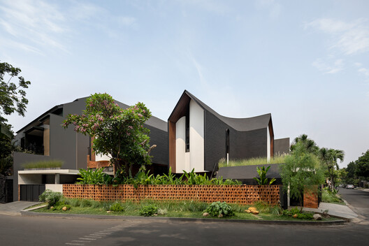 VVVhisper House / Atelier Bertiga VVVhisper House / Atelier Bertiga - Exterior Photography, Courtyard