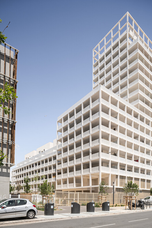 Alpha XXL Mediterranean Mixed Block / Rémy MARCIANO architecte Alpha XXL Mediterranean Mixed Block / Rémy MARCIANO architecte - Exterior Photography