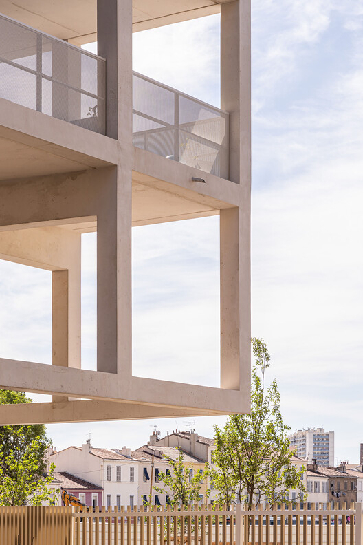 Alpha XXL Mediterranean Mixed Block / Rémy MARCIANO architecte Alpha XXL Mediterranean Mixed Block / Rémy MARCIANO architecte - Interior Photography, Concrete, Balcony