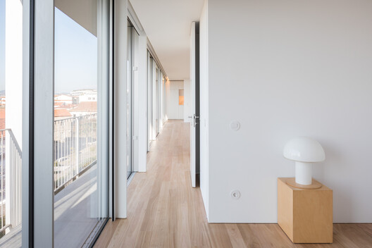 Edifício HS / NOARQ - Fotografia de Interiores, Madeira, Vidro
