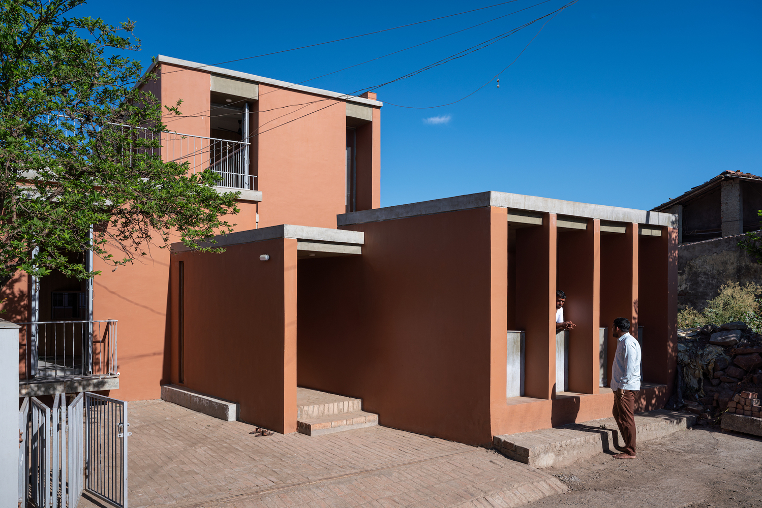 Casa das Sobreposições / pk_iNCEPTiON - Fotografia de Exterior, Fachada, Escada