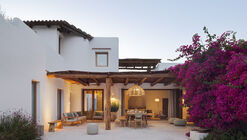 Bougainvillea Villa / LUV Studio