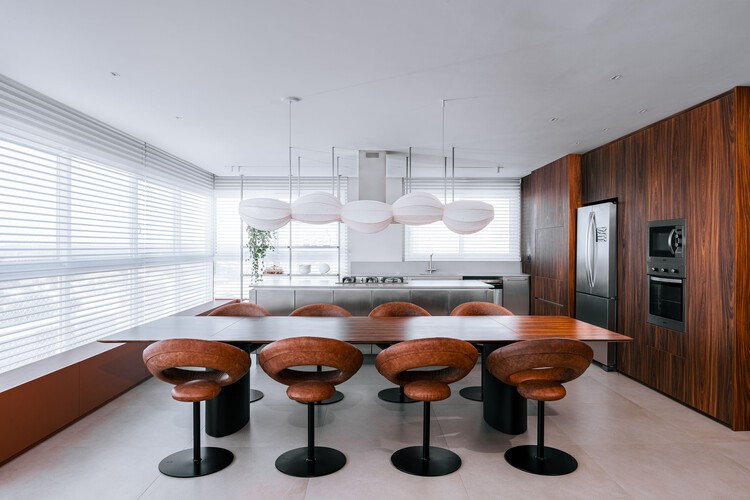 Apartamento Palermo / Matte arquitetura - Fotografia de Interiores, Madeira, Iluminação, Mesa, Vidro, Cadeira