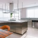 Apartamento Palermo / Matte arquitetura - Fotografia de Interiores, Cozinha, Bancada, Iluminação, Vidro