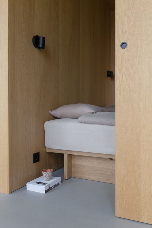 Konga Village / Masahiro Katsume + Mette Fredskild Konga Village / Masahiro Katsume + Mette Fredskild - Interior Photography, Bedroom, Wood, Bed