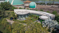 Whispering Curve Office / Ace Associates