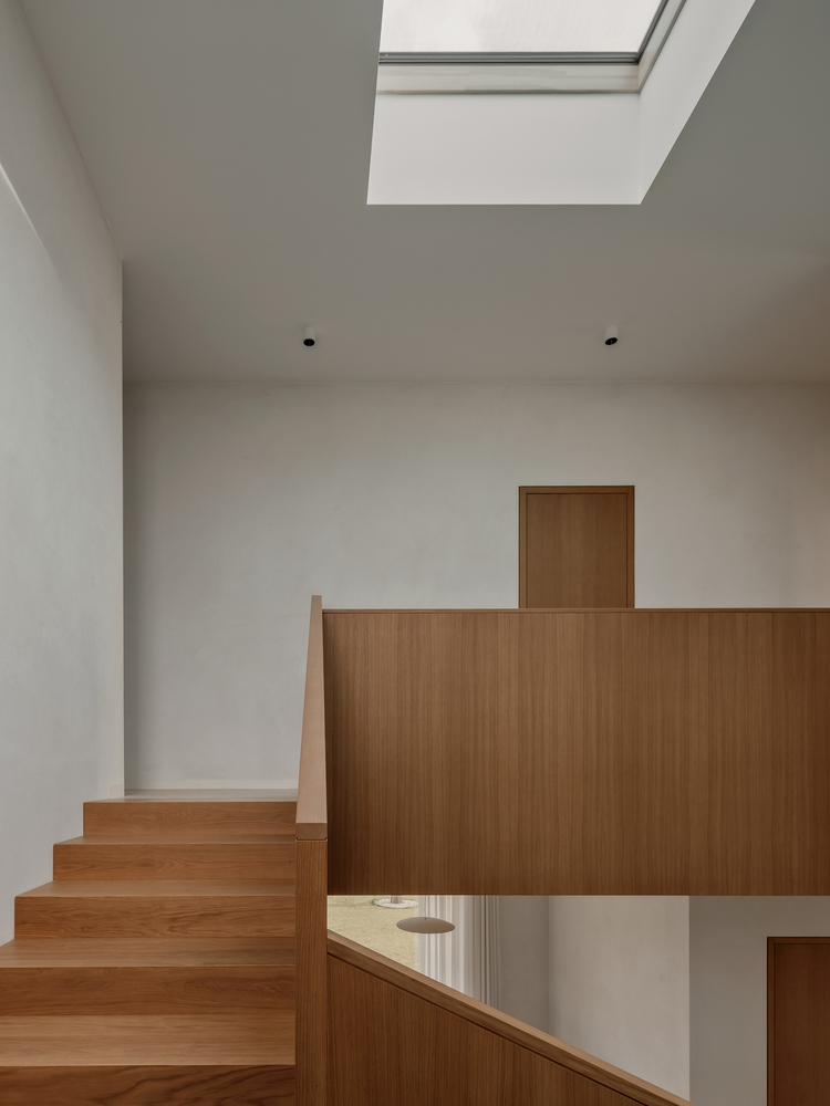 Casa de Cal e Madeira / GAISS - Imagem 5 de 25