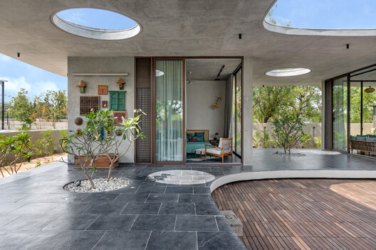 Extending Roofs from Brazil to India: Parallel Residential Design Elements as Seen in 10 Projects - Image 8 of 11