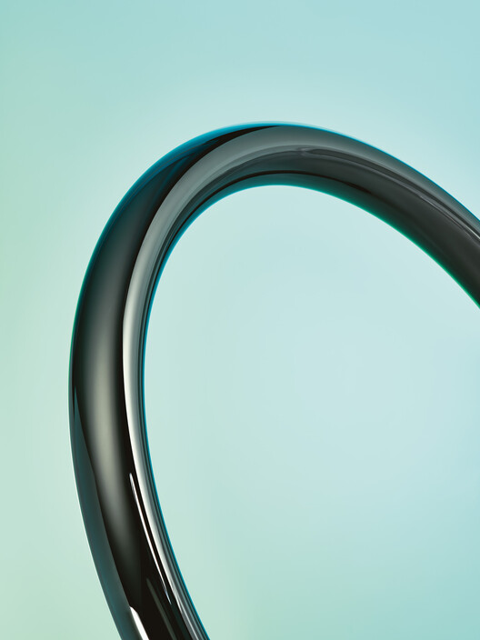 Crafting an Aura of Perfection with Intense Metallic Finishes in Modern Interiors - Image 10 of 14