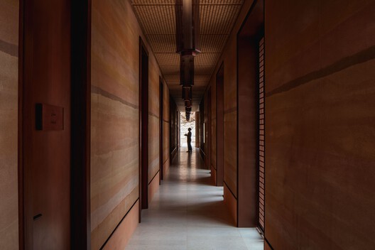  Banyan Tree AlUla Resort   / AW2 architecture & interiors - Image 4 of 29
