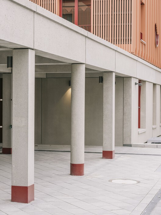 Overnight Shelter Lotte-Branz-Strasse / Hild und K Overnight Shelter Lotte-Branz-Strasse / Hild und K - Image 8 of 28