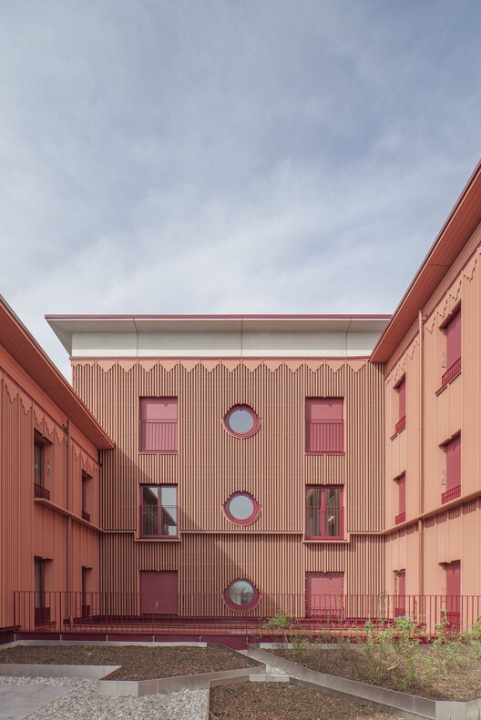 Overnight Shelter Lotte-Branz-Strasse / Hild und K Overnight Shelter Lotte-Branz-Strasse / Hild und K - Exterior Photography