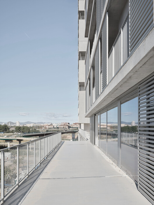 184 Social Housing Tower / MCBAD architecture&urban design - Image 10 of 22