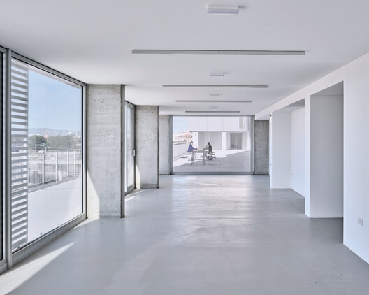 184 Social Housing Tower / MCBAD architecture&urban design - Image 5 of 22