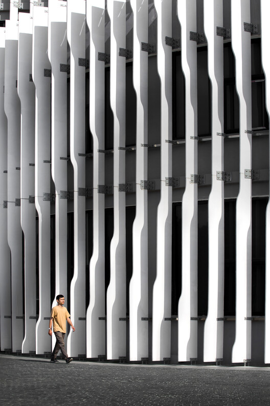 Da Nang Hi-Tech Park Headquarters Building / HUNI Architectes Da Nang Hi-Tech Park Headquarters Building / HUNI Architectes - Interior Photography