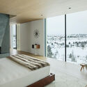 Tetherow Overlook House / Hacker Architects - Interior Photography, Houses, Bedroom, Bed, Lighting, Chair